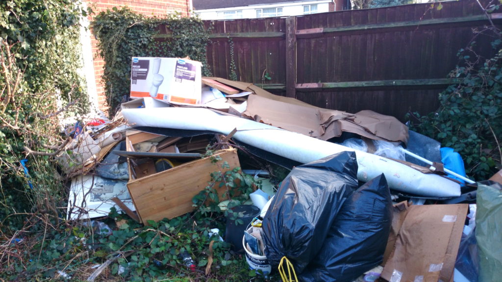 5 Benefits of Using Junk Clearance Service Clear it Waste