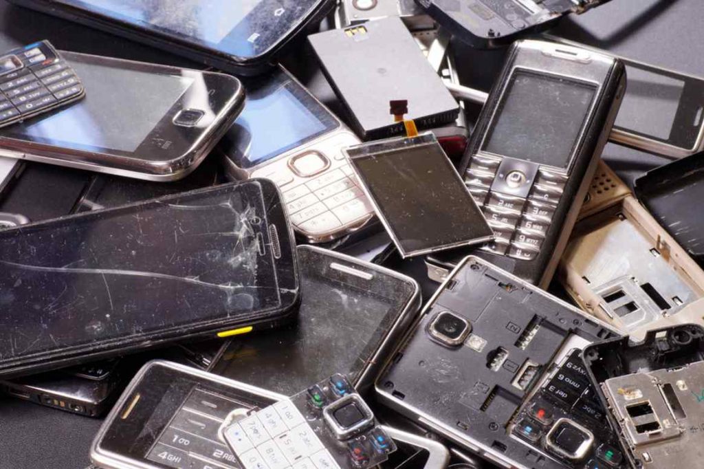 How To Dispose Of Old Phones